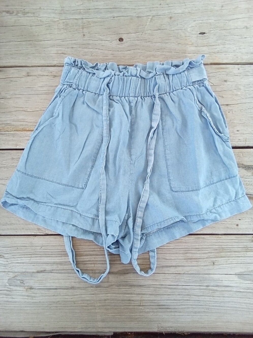 Mele E Pere Light Wash Lyocell Paperbag Waist Shorts Size S